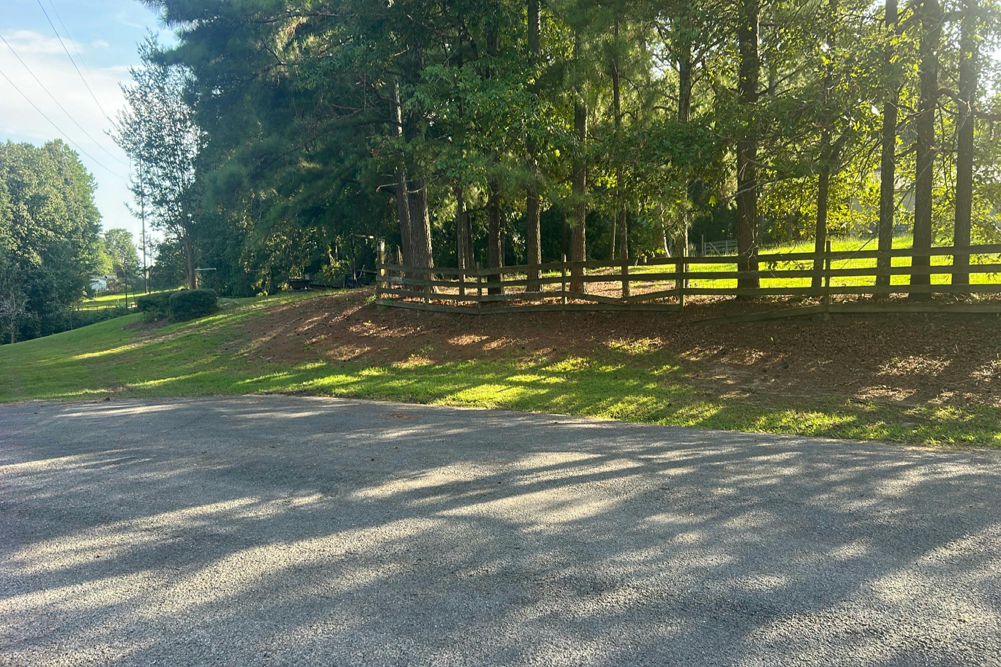 Forest Dr, Warrior, AL 35180