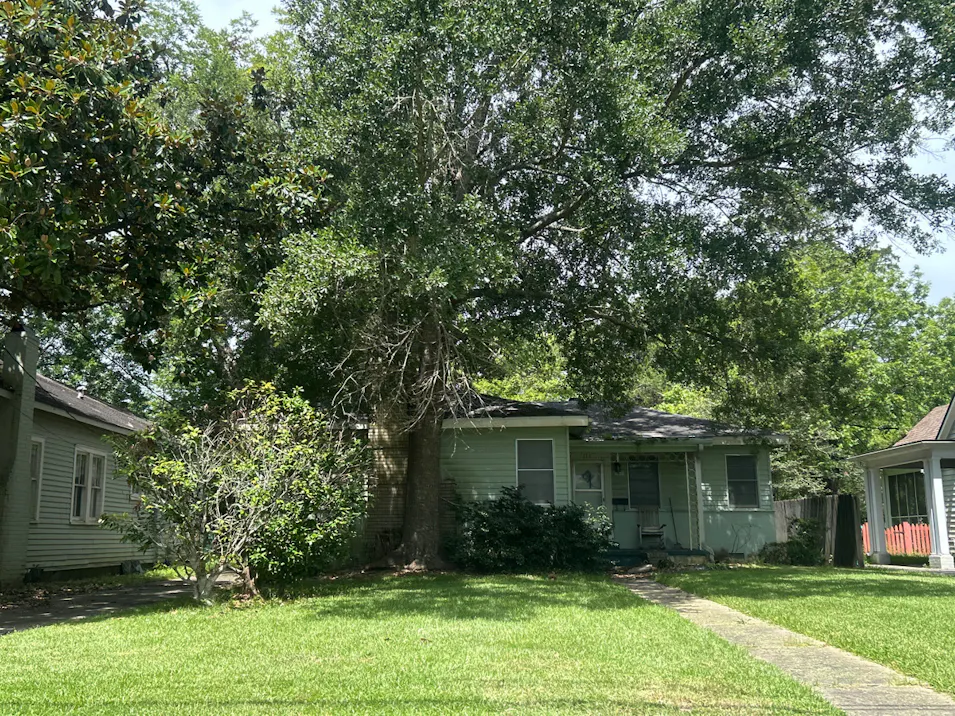 524 South Court St Opelousas, LA 70570, St. Landry Parish County