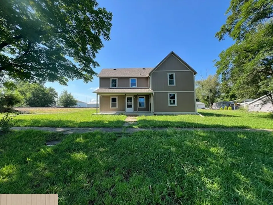 112 W Pine St Drexel, MO 64742, Bates County