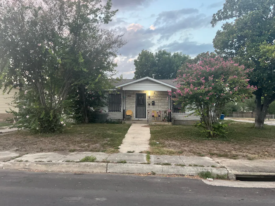 301 Rosebud Ln San Antonio, TX 78221, Bexar County