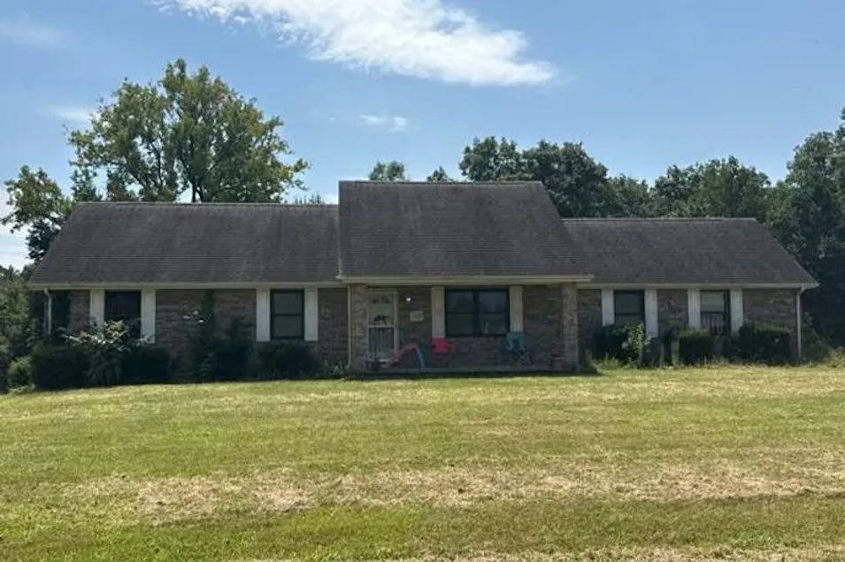 5205 N Camelot Way North Vernon, IN 47265, Jennings County