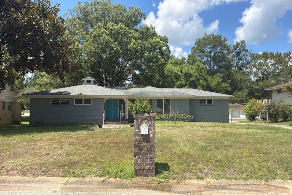 222 Cache Cir Chickasaw, AL 36611, Mobile County
