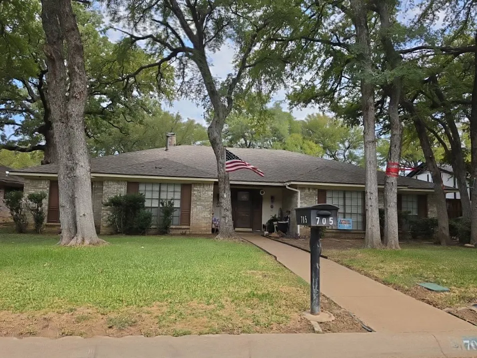 705 Douglas Ct Arlington, TX 76012, Tarrant County