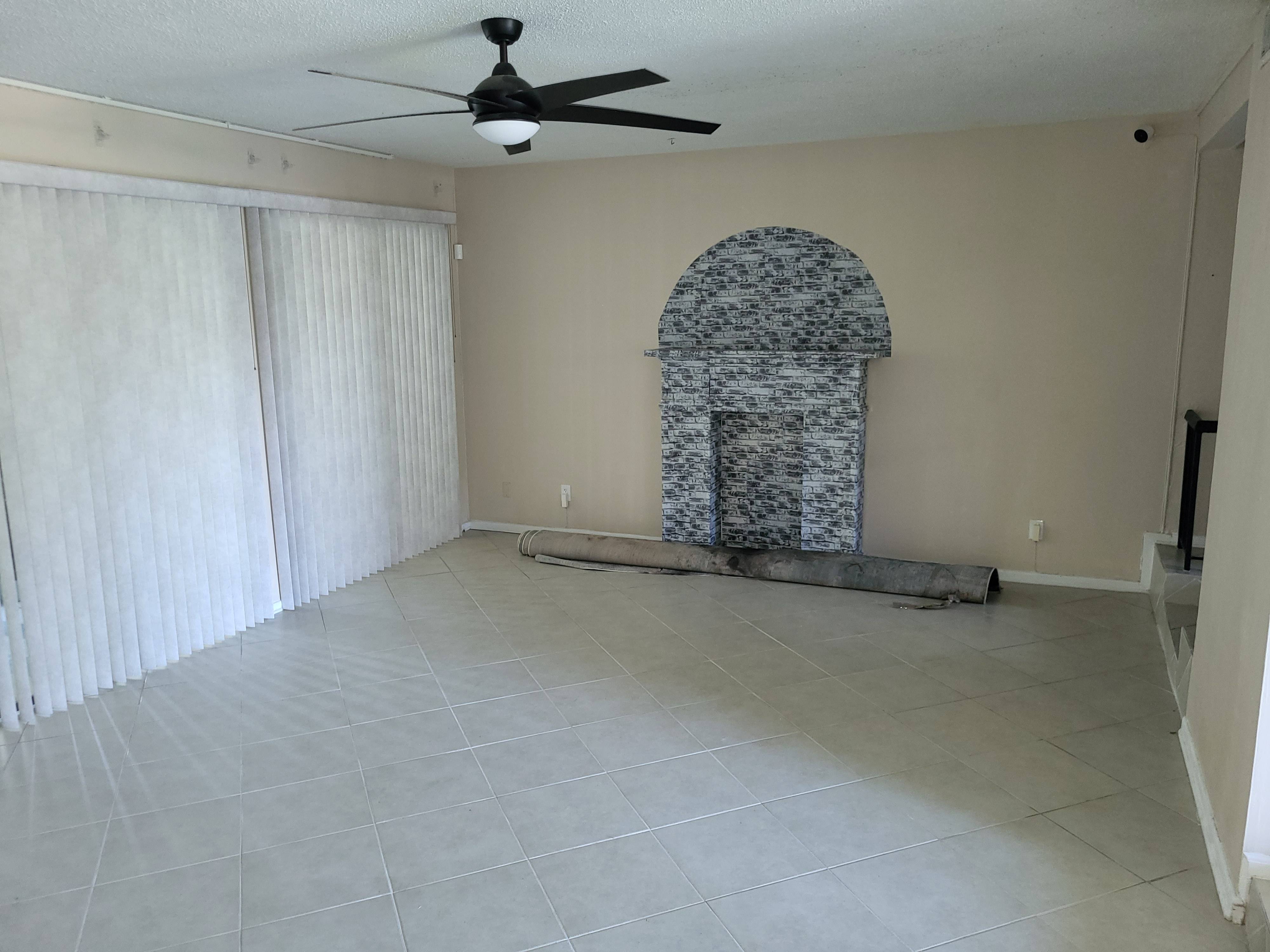 7647 Las Palmas Way photo 9