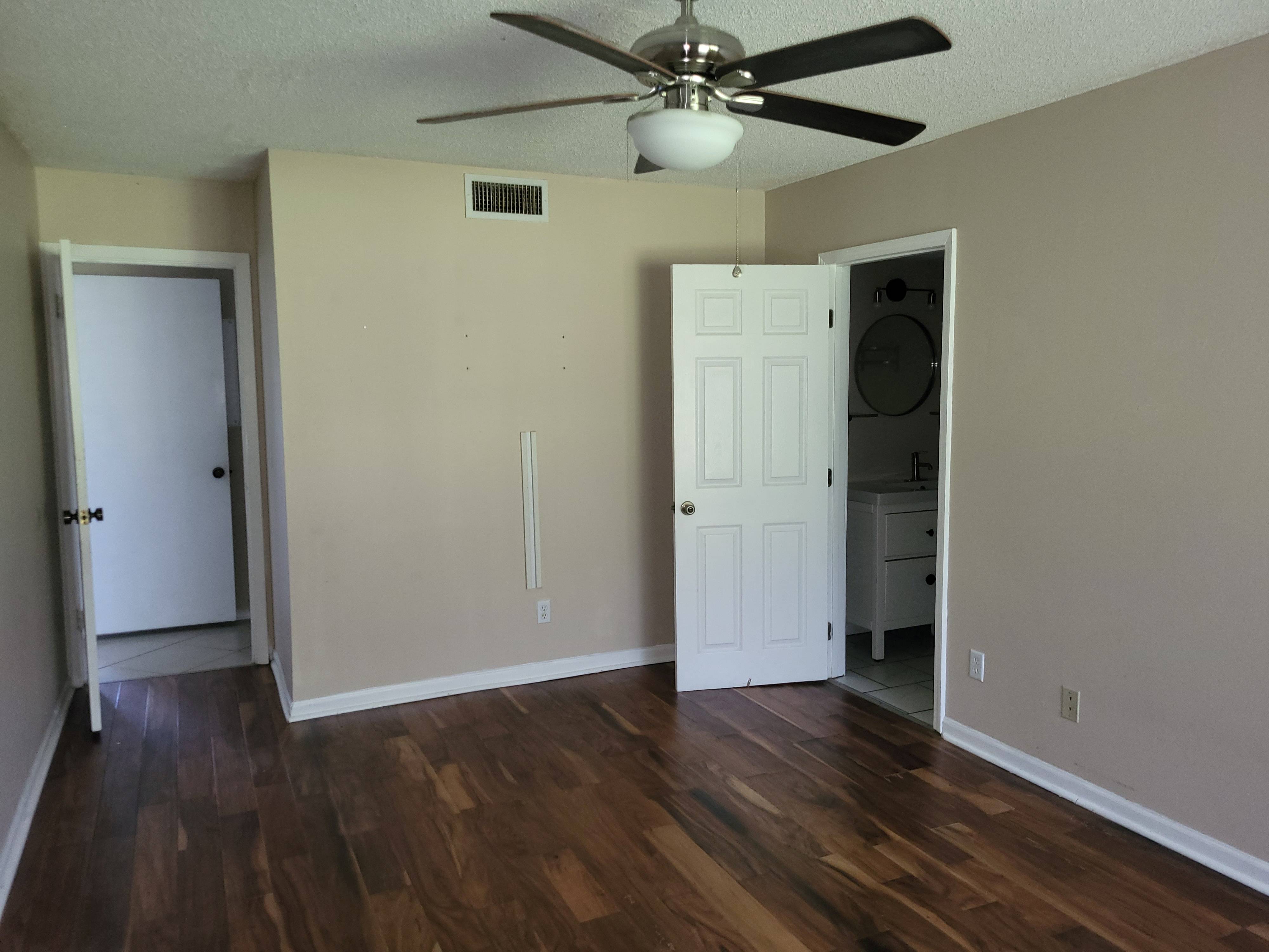 7647 Las Palmas Way photo 3