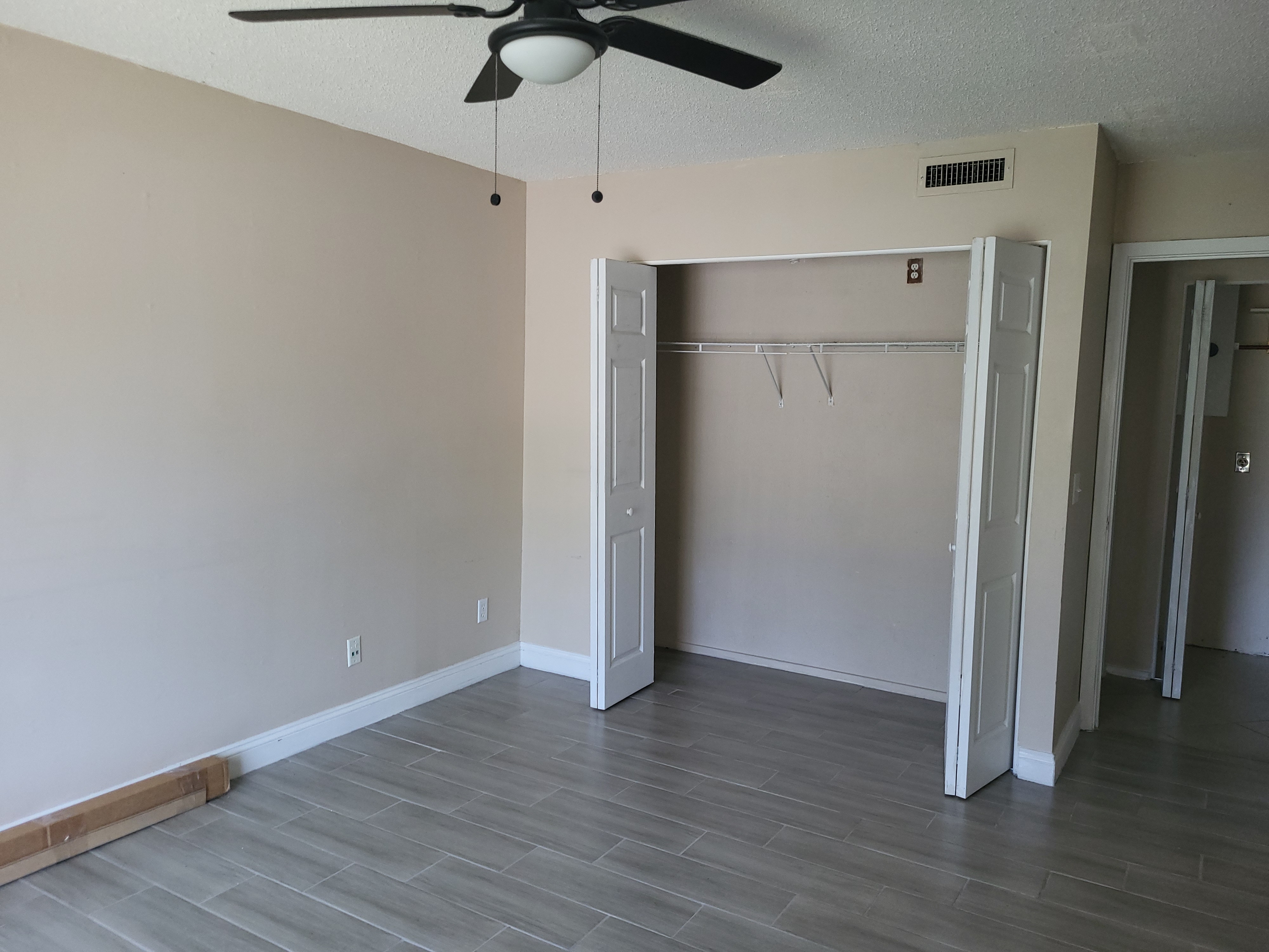 7647 Las Palmas Way photo 6