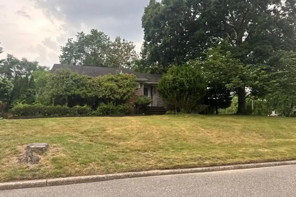 20 Village Way Smithtown, NY 11787, Suffolk County