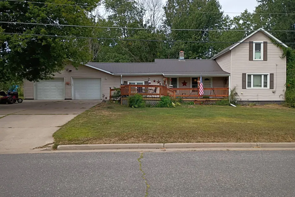 509 W 1st St Neillsville, WI 54456, Clark County
