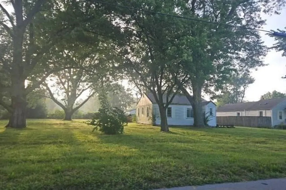 208 N Manhattan Ave Muncie, IN 47303, Delaware County