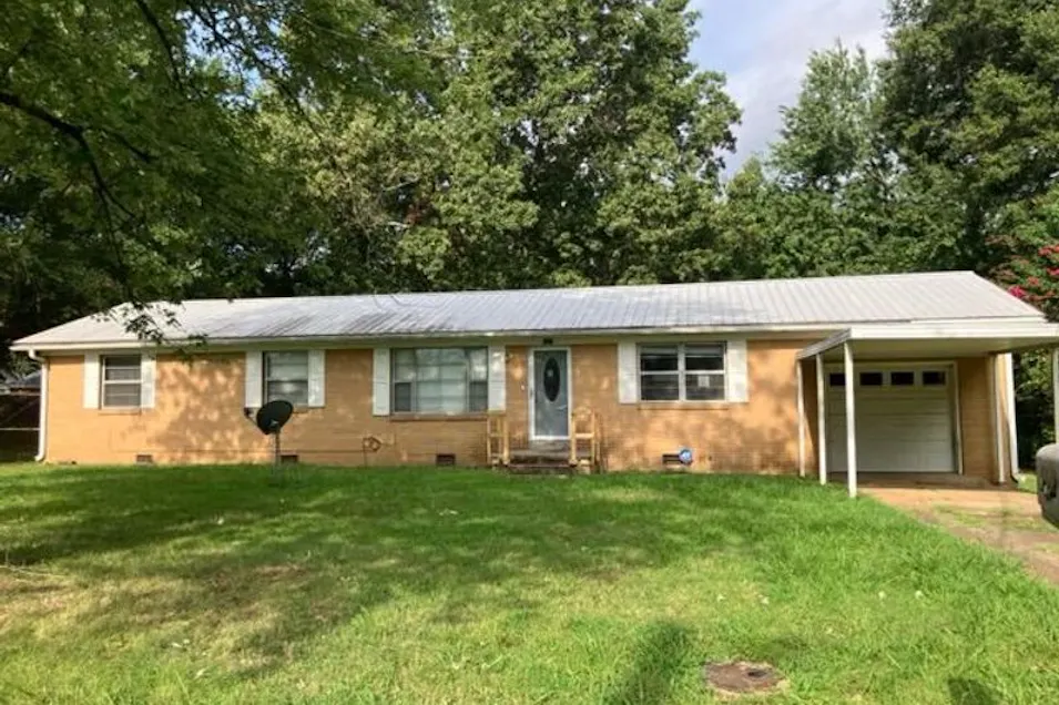 3023 McKellar Cove Milan, TN 38358, Gibson County