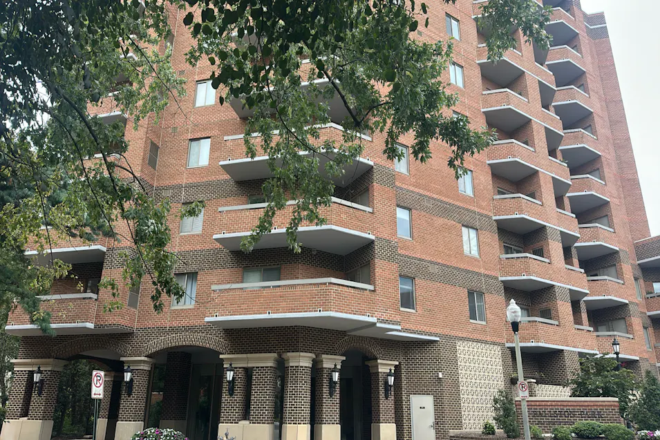 1050n Stuart Street Arlington, VA 22201, Arlington County