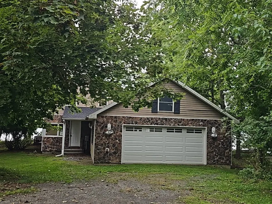 31 Clays Lane Averill Park, NY 12018, Rensselaer County