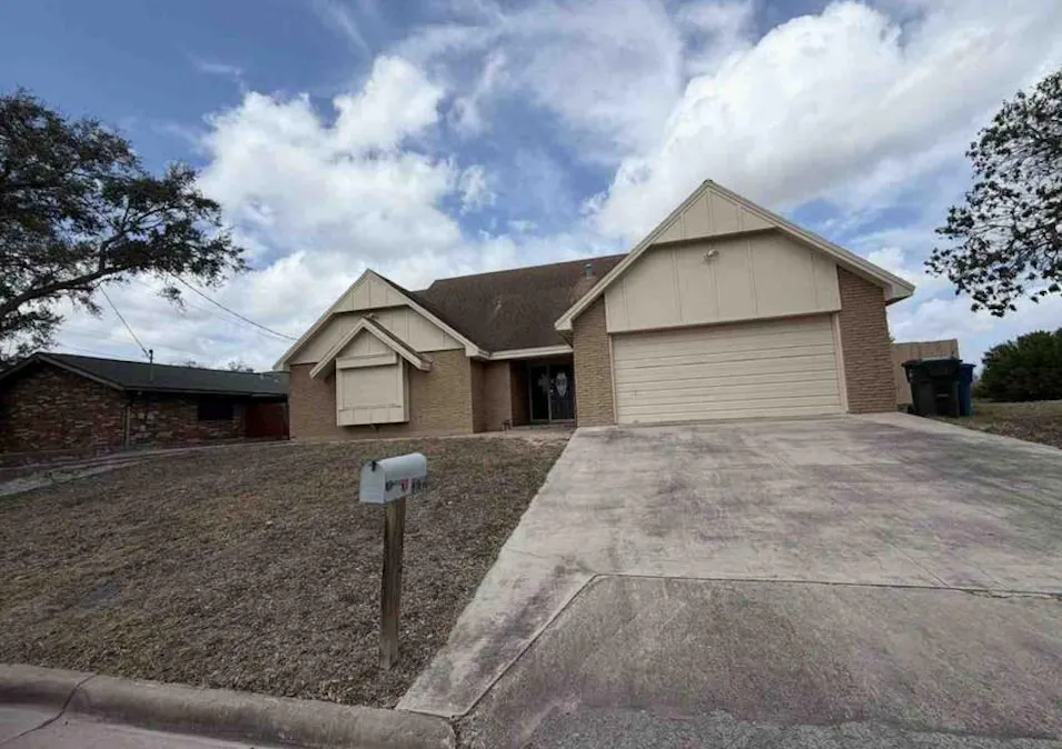 13729 River Forest Rd Corpus Christi, TX 78410, Nueces County