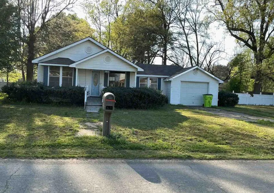 1808 S Leslie St Stuttgart, AR 72160, Arkansas County