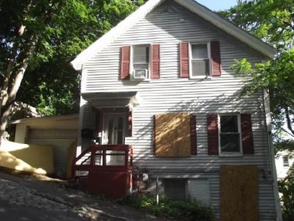 5 Jay St Fitchburg, MA 01420, Worcester County