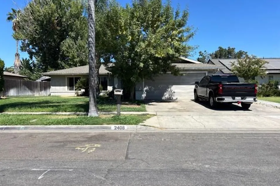 2408 West Indianapolis Avenue Fresno, CA 93705, Fresno County