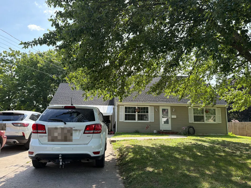 1460 S Salt Pond Ave Marshall, MO 65340, Saline County