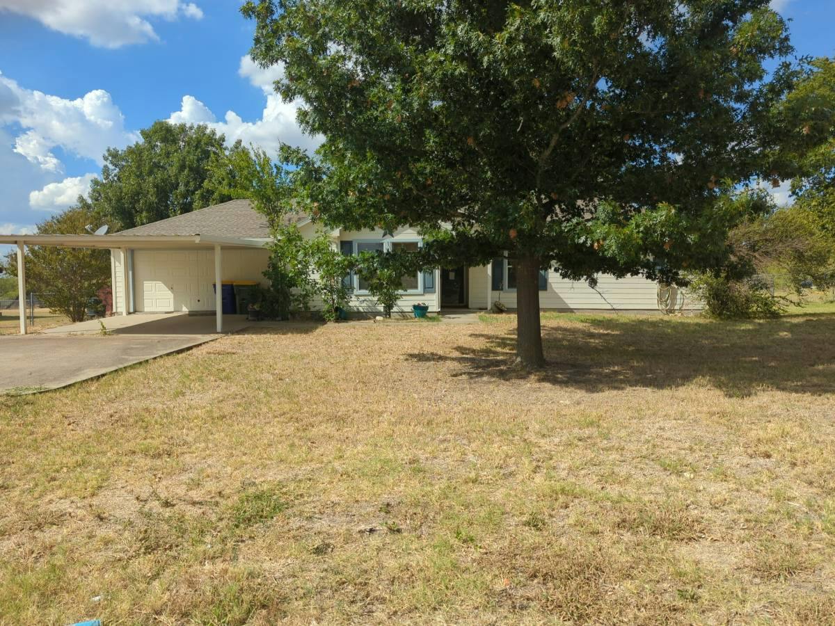 Alexander St, Hillsboro, TX 76645