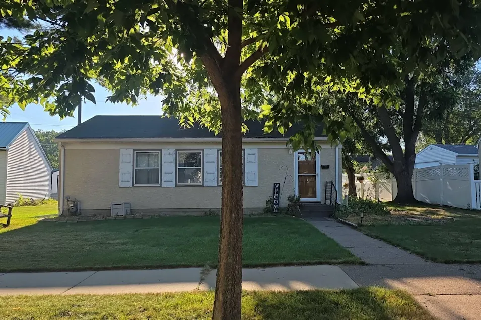 894 Lake Street Saint Paul, MN 55119, St. Paul County