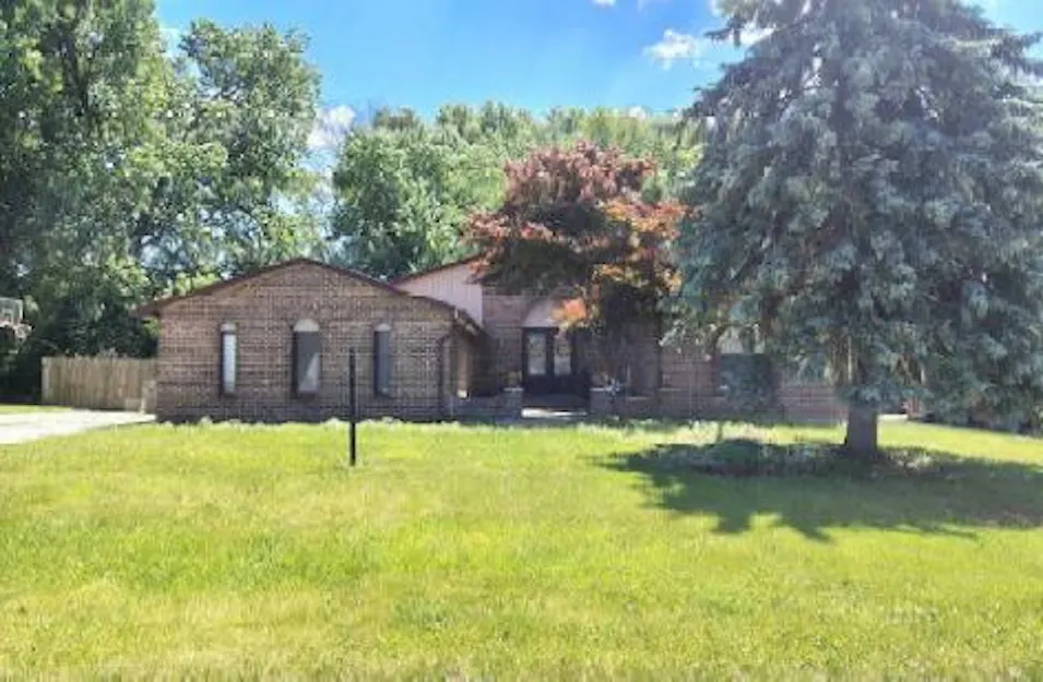 18823 Millar Road Clinton Township, MI 48036, Macomb County