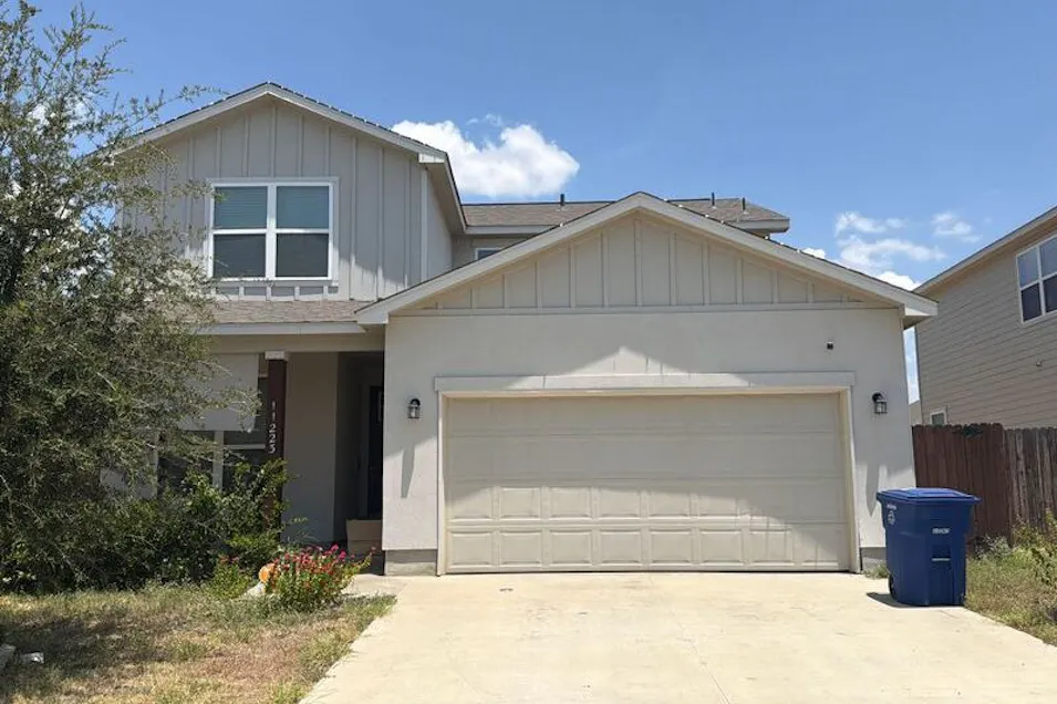 11223 Quintana Dr Laredo, TX 78045, Webb County