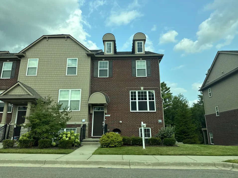 2849 Hartwick Dr Rochester, MI 48307, Oakland County