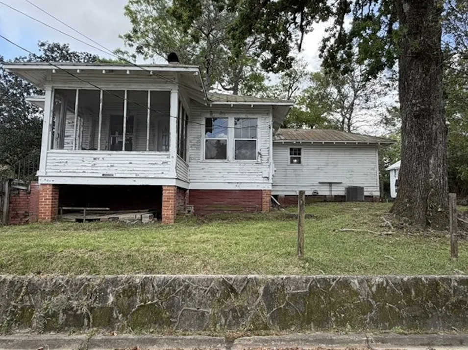 302 6th St Chickasaw, AL 36611, Mobile County