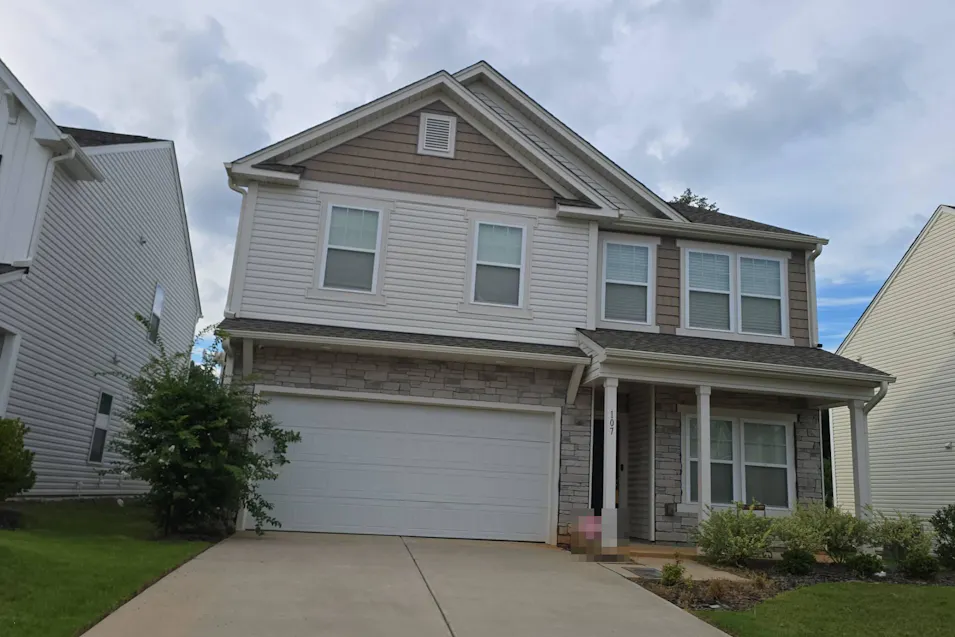 107 Centerpiece Dr High Point, NC 27265, Forsyth County