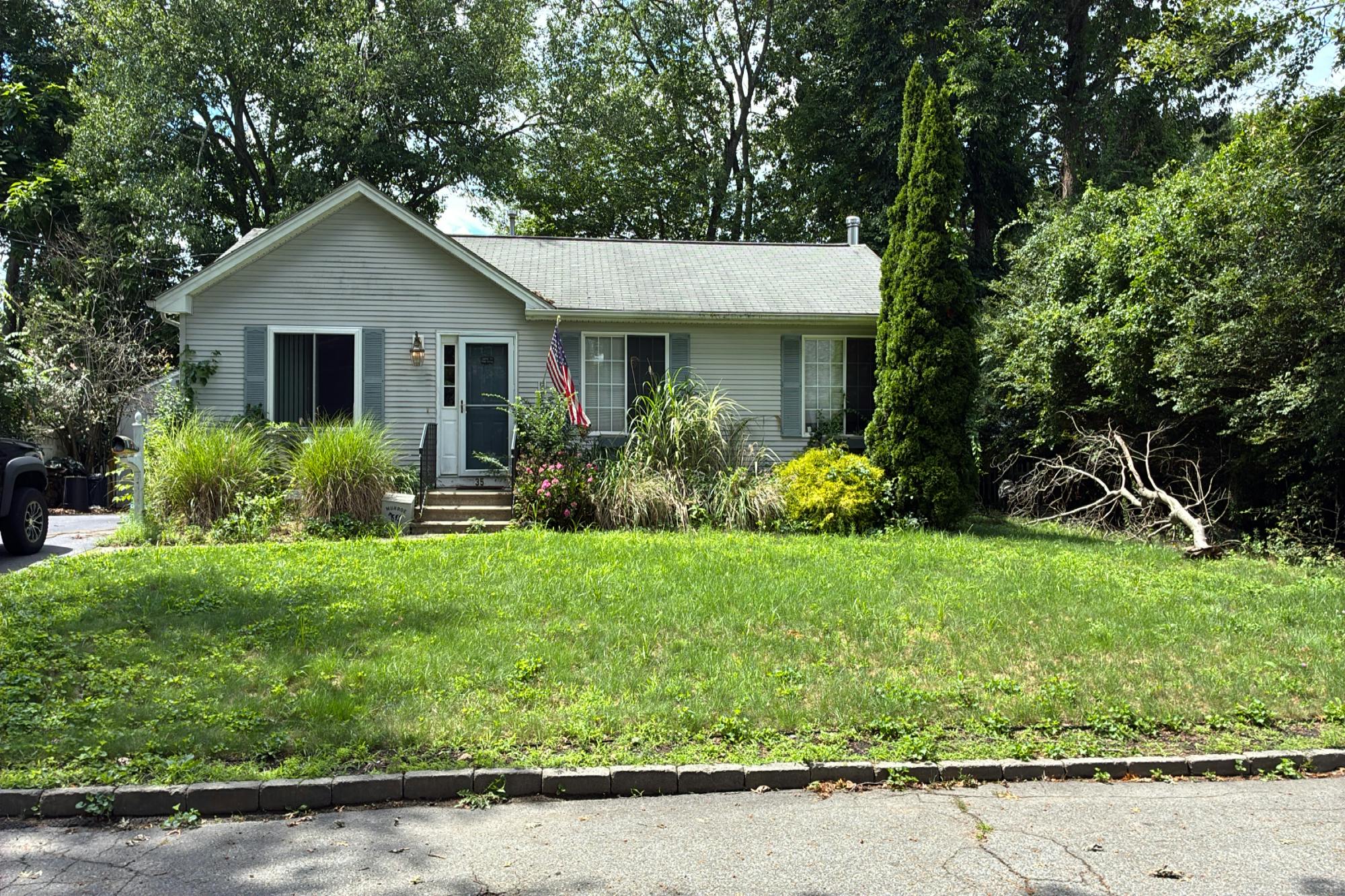 Kenwood St, Warwick, RI 02889