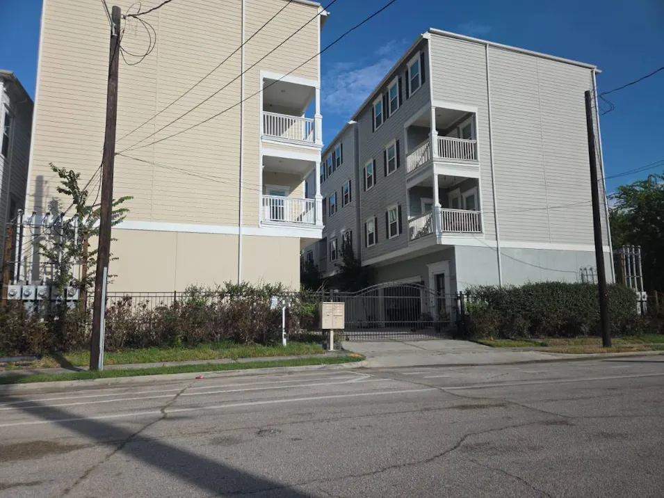 2524 Hutchins St Houston, TX 77004, Harris County