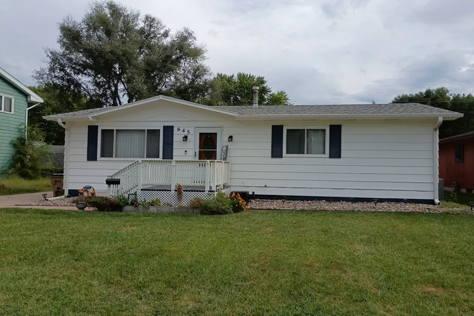 645 E MacArthur Ave Grand Island, NE 68801, Hall County