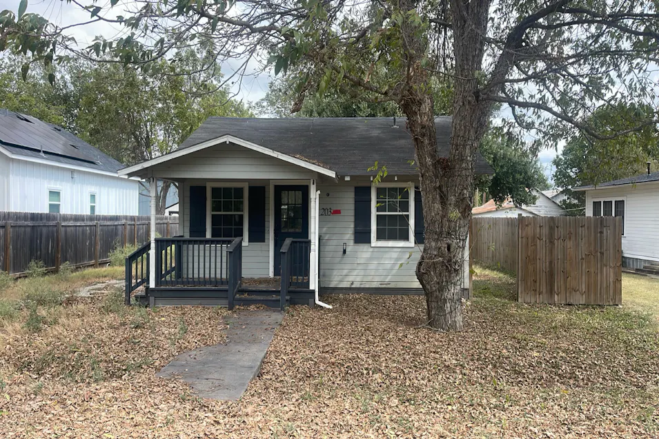 203 Vernon St Thrall, TX 76578, Williamson County