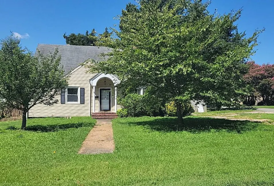 2110 Snead Avenue Colonial Heights, VA 23834, City of Colonial Heights County