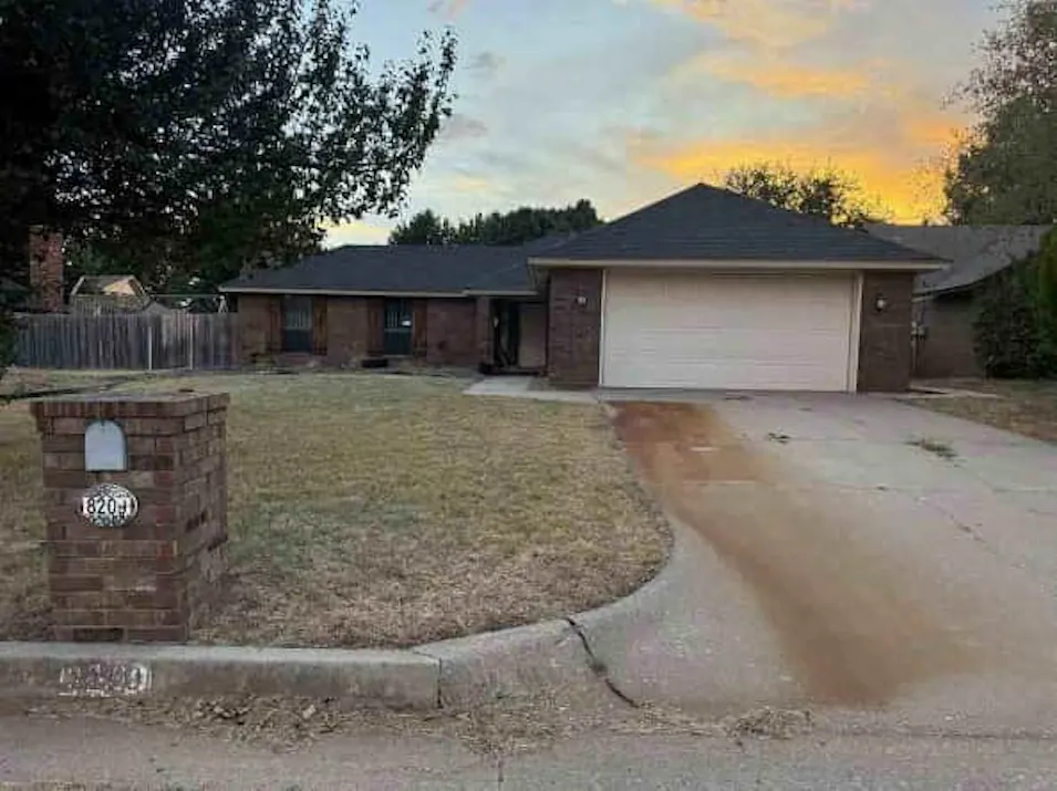 8209 Harvest Hills Rd Oklahoma City, OK 73132, Oklahoma County
