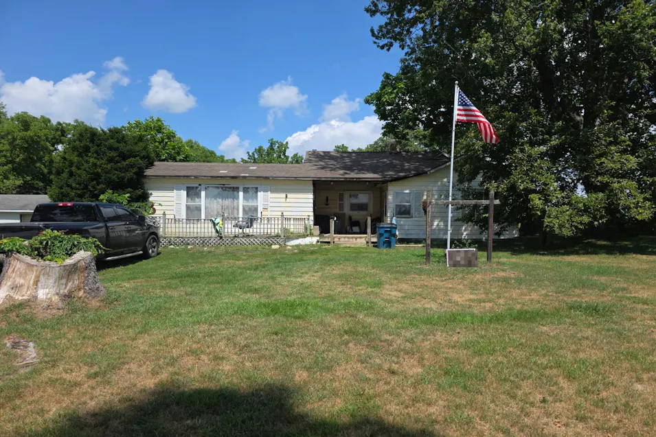 1088 Division Road, Fka 624 W Division St Sherwood, MI 49089, Branch County