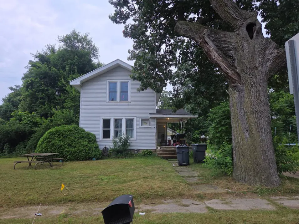 510 N Front St Dowagiac, MI 49047, Cass County