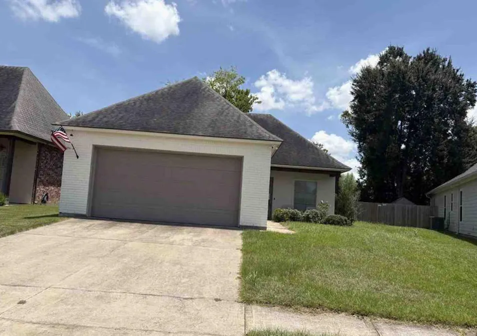 104 Beauchamp Ln Lafayette, LA 70506, Lafayette County