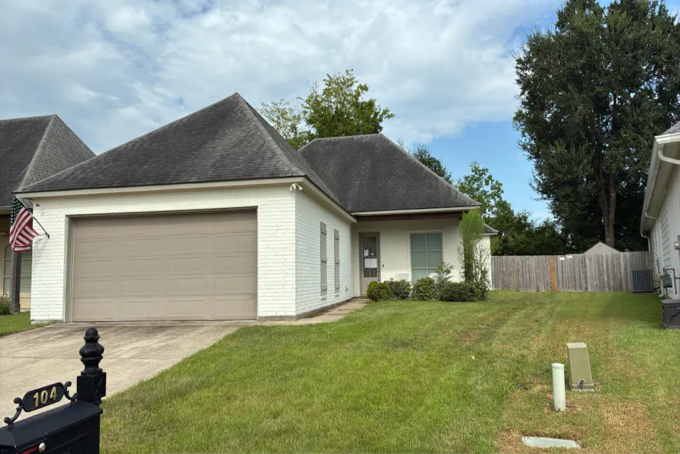 104 Beauchamp Ln Lafayette, LA 70506, Lafayette County