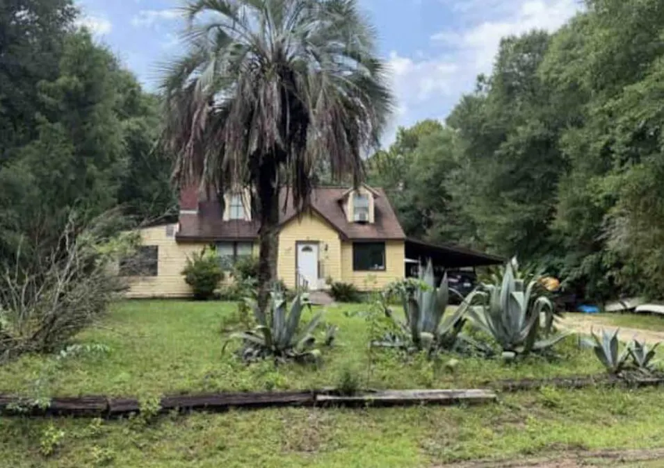 131 Silk Oak Dr Defuniak Springs, FL 32433, Walton County