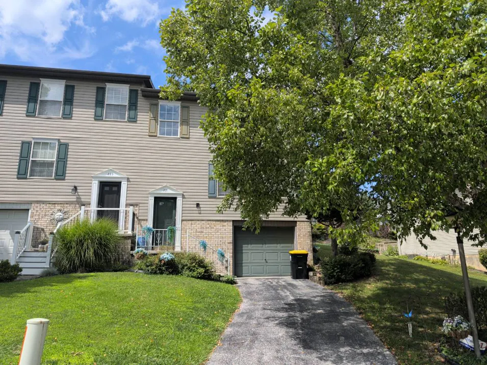 221 Breezewood Drive Hanover, PA 17331, York County
