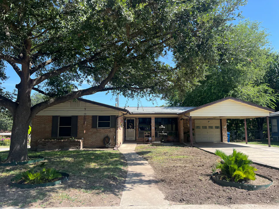 226 E Crestline Dr San Antonio, TX 78201, Bexar County