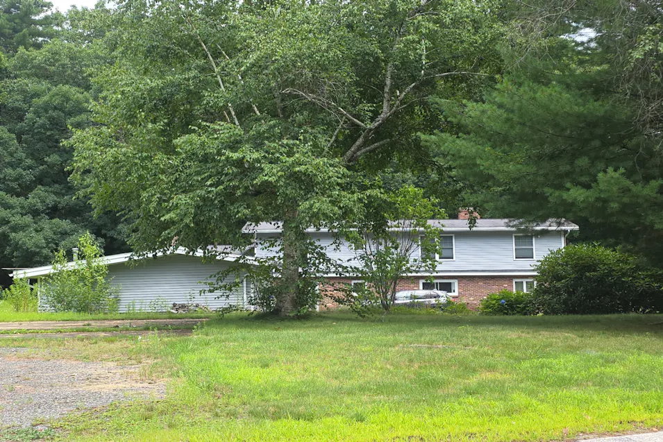 4 Lemere Dr Pelham, NH 03076, Hillsborough County