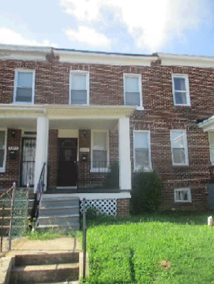 3325 Ravenwood Ave