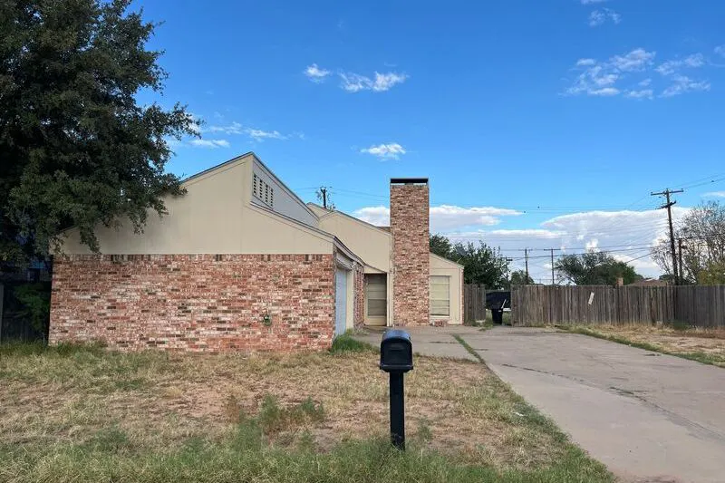 Holiday Dr, Odessa, TX 79765