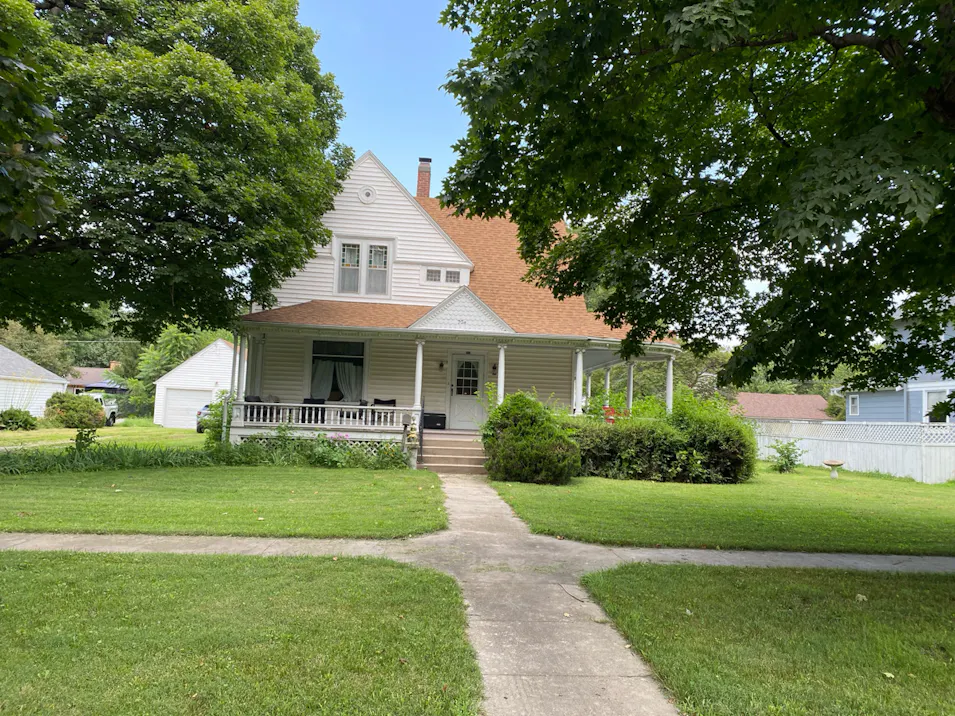 704 Shawnee St. Hiawatha, KS 66434, Brown County