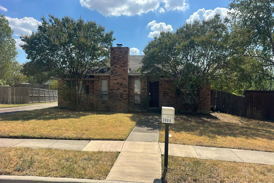 2006 Chestnut Road Carrollton, TX 75007, Denton County