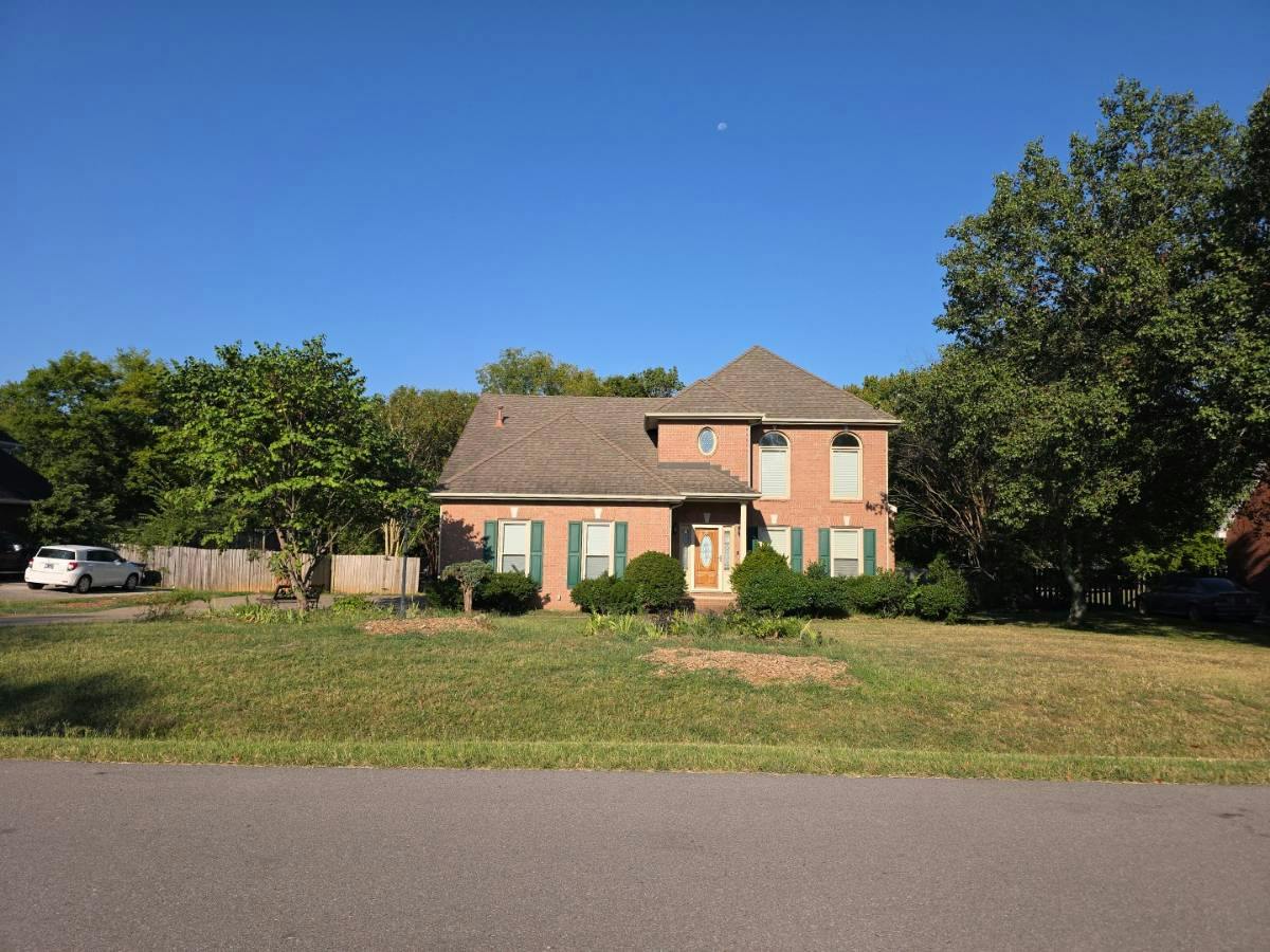 Royal Glen Blvd, Murfreesboro, TN 37128