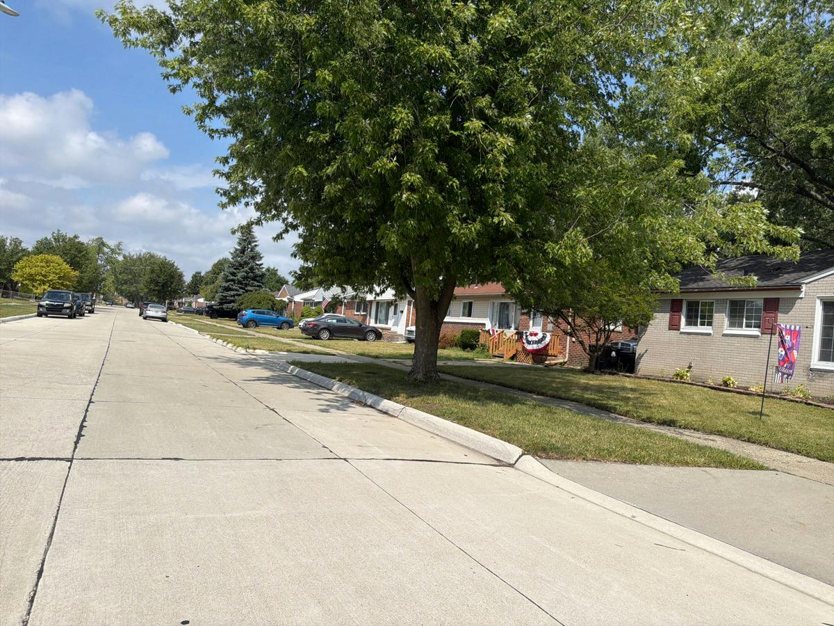 Marquette St, Roseville, MI 48066