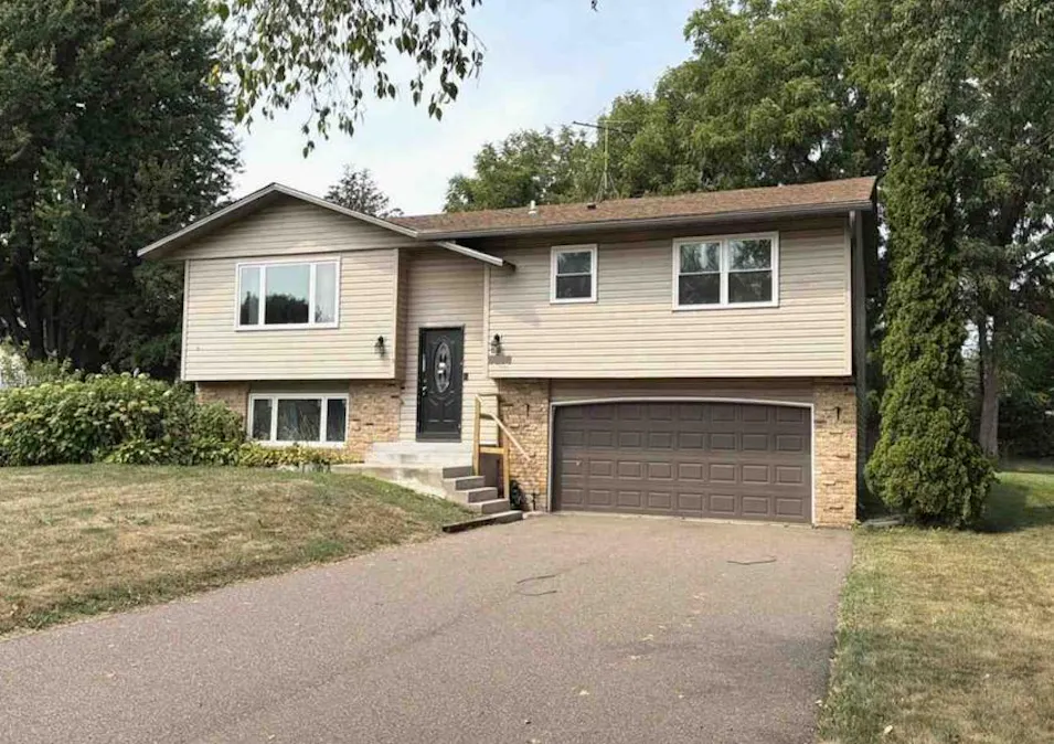 3200 Malcolm Ave Hastings, MN 55033, Dakota County