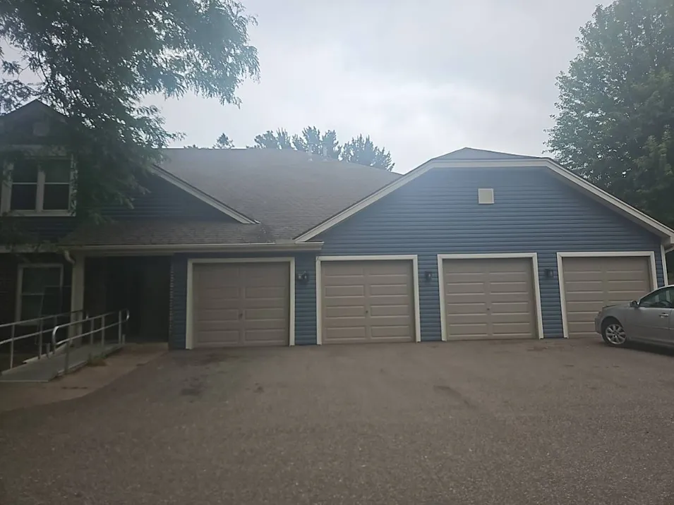 1977 Gold Trail Eagan, MN 55122, Dakota County
